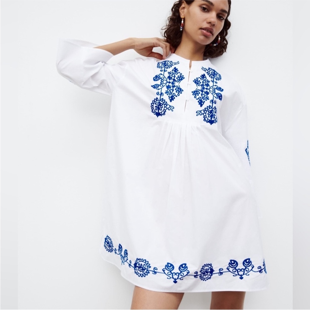 Zara White Embroidered Tunic Dress with Blue Floral Detail (Size XS)